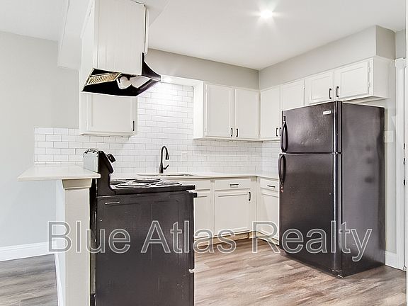 4th image of 406 Noble Ave #A
