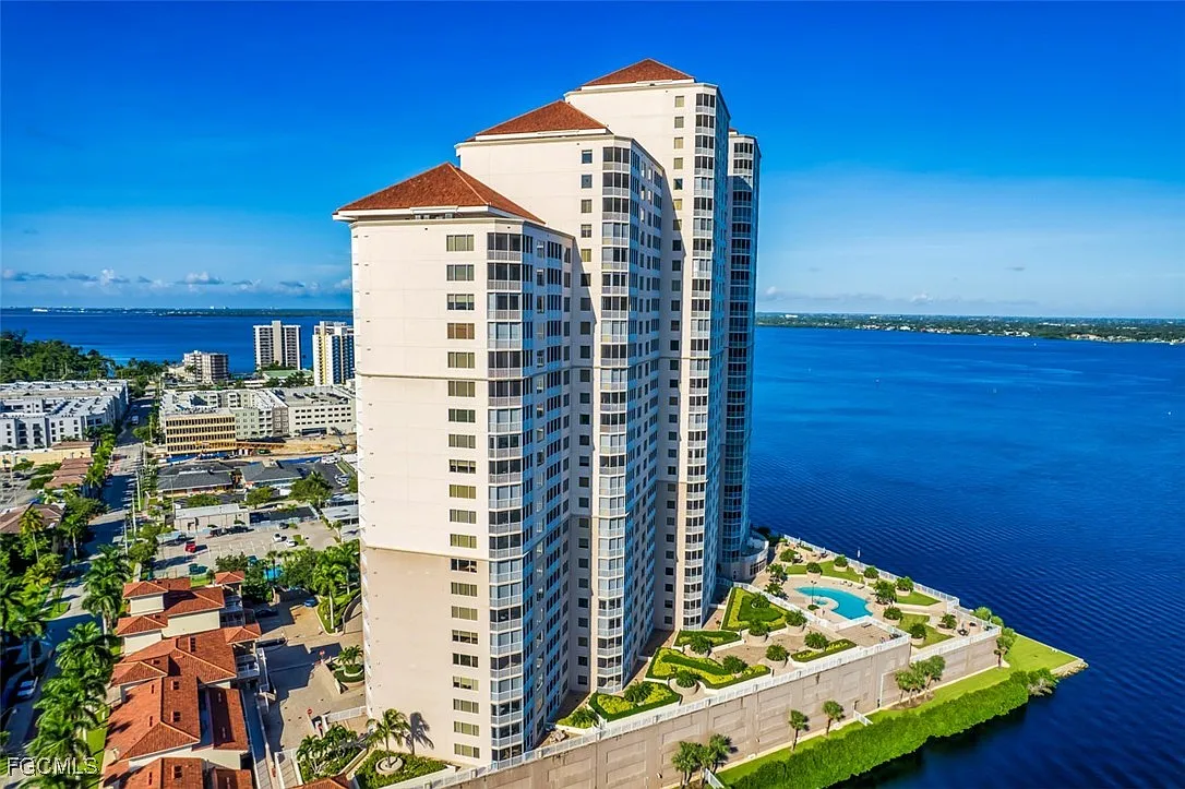 2 bed, 2.0 bath, 1754 sqft, $3,000 — Photo 4