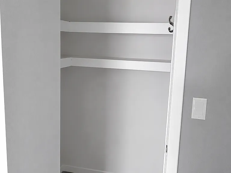 28 Hickory St #1N — Photo 10