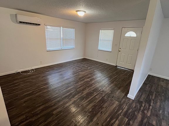 3rd image of 1307 Olive St