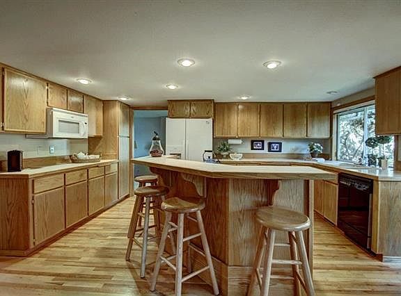 4th image of 336 W Thornberry Dr