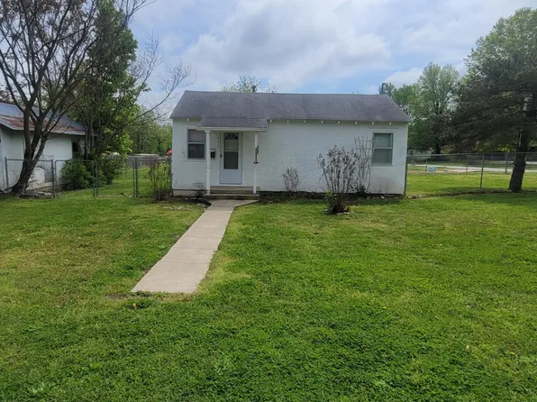 930 S Griffith Avenue, Aurora, MO 65605