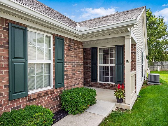 3rd image of 1115 Arbor Oaks Ln