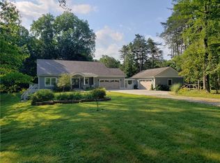 833 Mailpouch Ln, Nashville, IN 47448