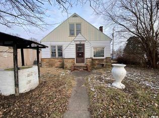 1045 S 5th Ave, Canton, IL 61520