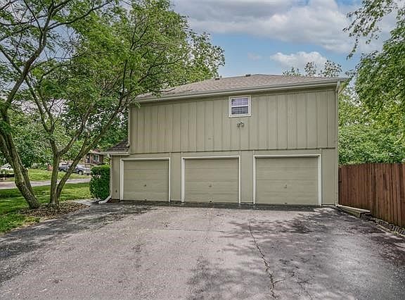 2nd image of 2021 Esterly Ave