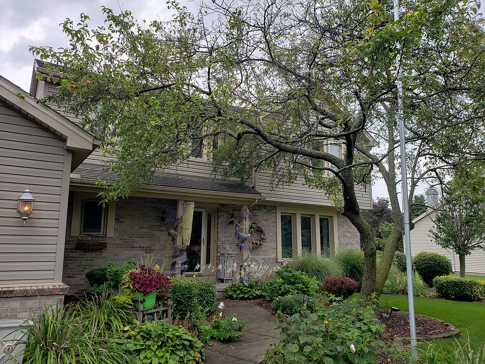 Beautifully landscaped front