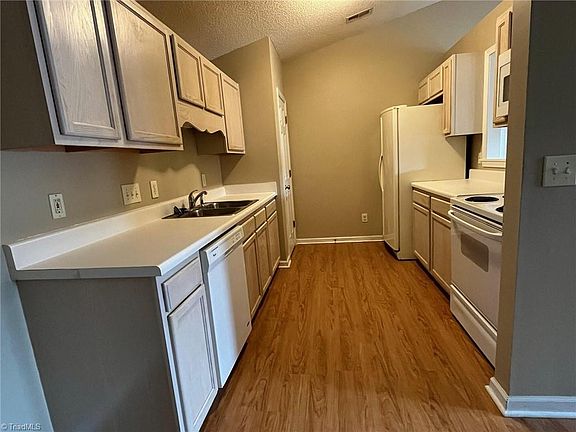 3rd image of 7135 W Friendly Ave APT G