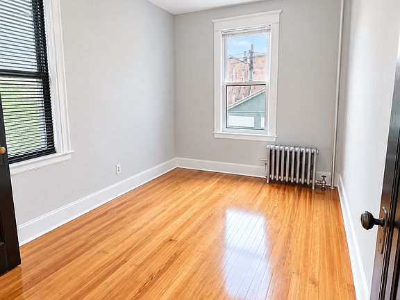 5th image of 2422 Saint Raymond Ave #2