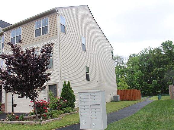 2nd image of 42629 Chisholm Dr