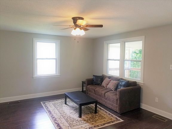 2nd image of 2717 Woodbine Ave