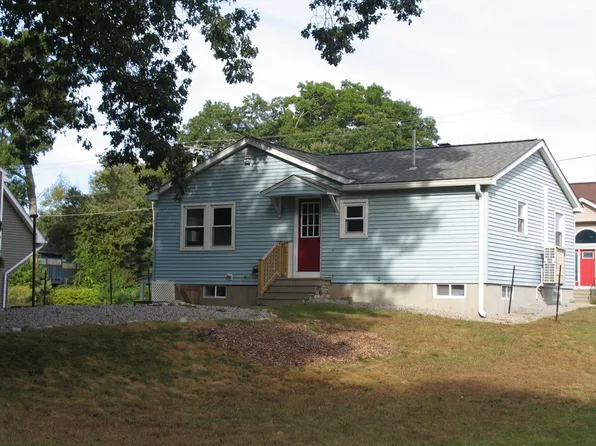 11 Black Point Rd, Webster, MA 01570
