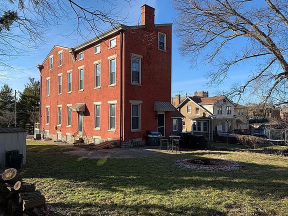 2nd image of 1048 Regina Ave