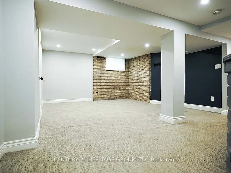328 Moore Park Ave #LOWER — Photo 2