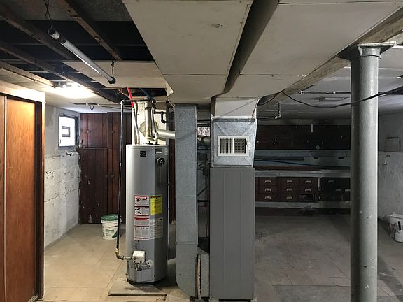 5th image of 208 Hagen St