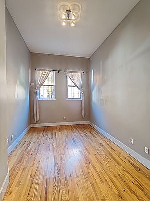 4th image of 982 Myrtle Ave APT 1L