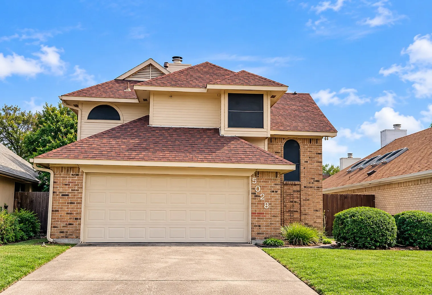 3 bed, 2.5 bath, 1418 sqft, $1,975 — Photo 1