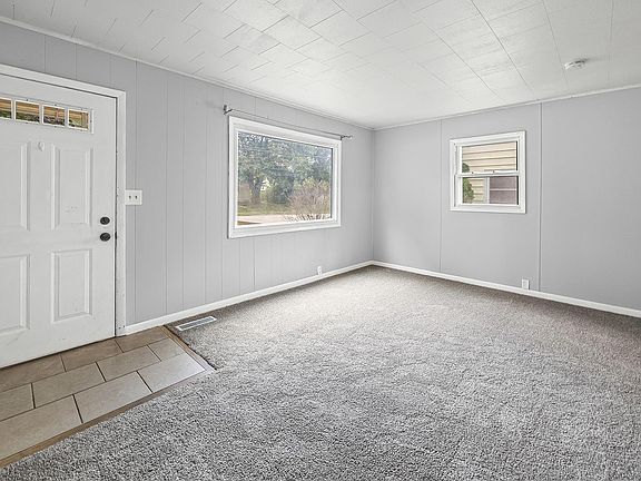 3rd image of 1329 Holloway Dr