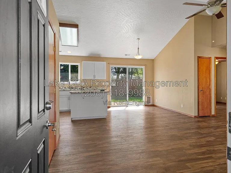 8920 N Torrey Ln — Photo 4