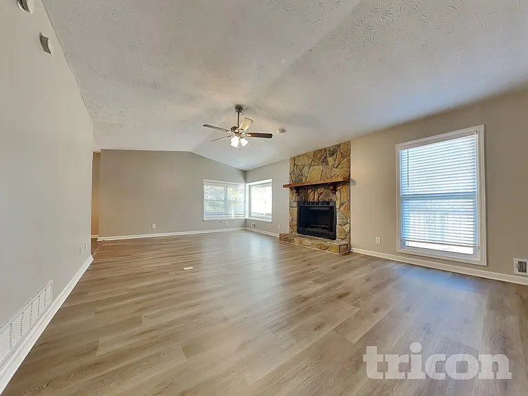 3395 Sheree Trl — Photo 2