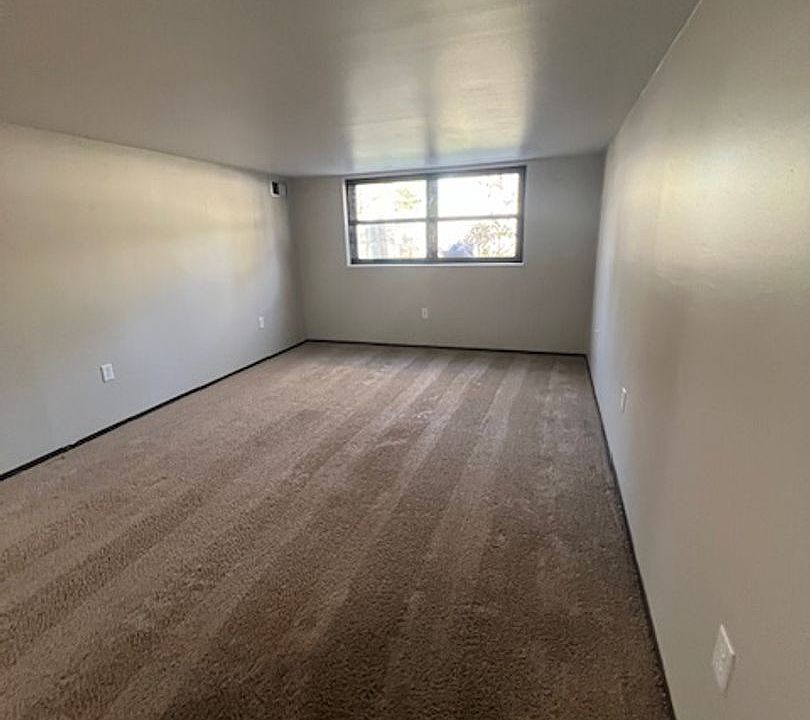 1st image of 213 Baer Dr