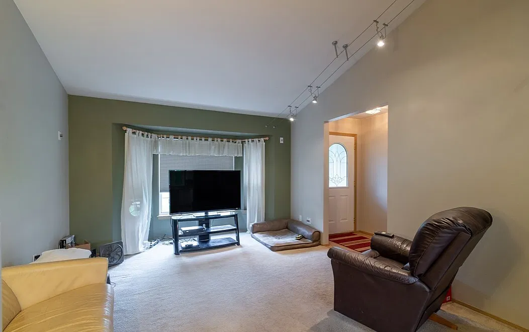 3 bed, 1438 sqft, $2,850 — Photo 2