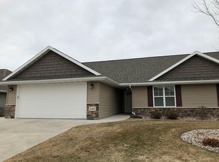1133 Spring Lake Dr, De Pere, WI 54115
