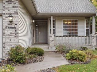 9182 Archer Ln N, Maple Grove, MN 55311