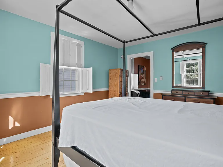 26 Perry St #1 — Photo 13