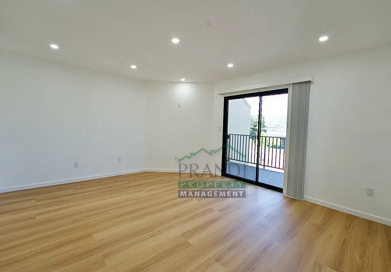 100 Marin Center Dr #64 — Photo 9