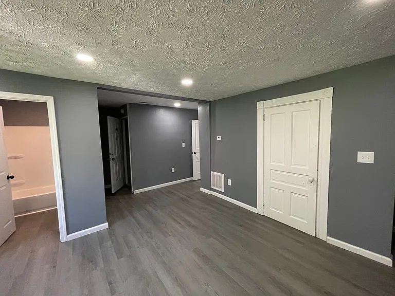 1027 Salter Way — Photo 7