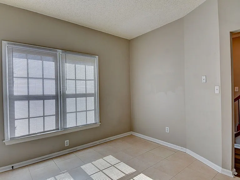 4206 Minnard Ct — Photo 3