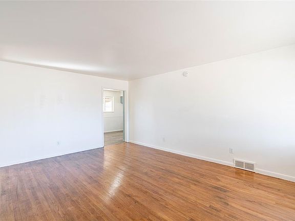 5th image of 2329 Becker Pl