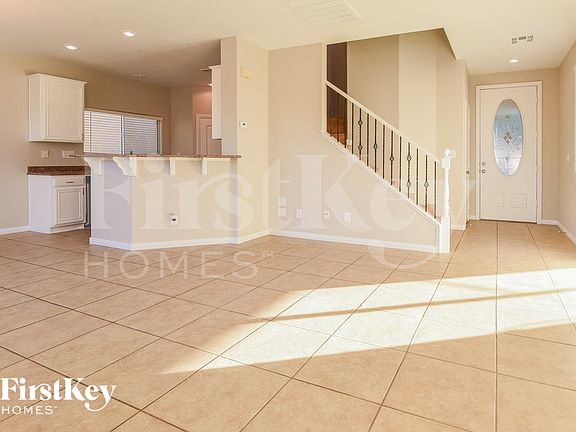 2nd image of 215 Del Cira Ave