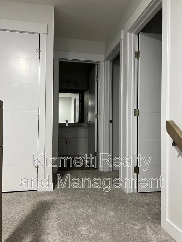 3 bed, 2.5 bath, 1587 sqft, $2,050 — Photo 3