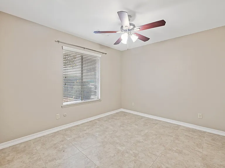 1812 W Wren Dr — Photo 23