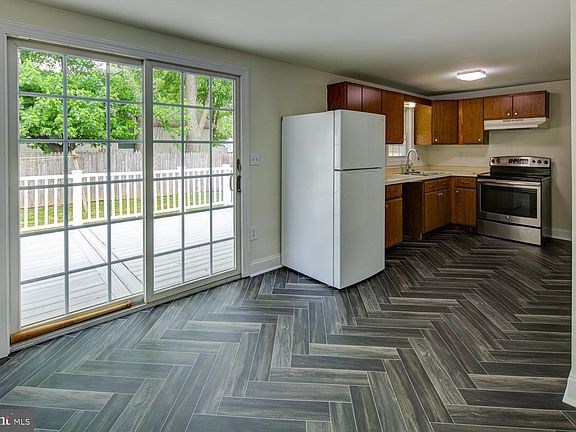 5th image of 711 Ellen Dr