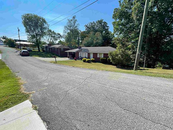 5th image of 216 Chickasaw Ct