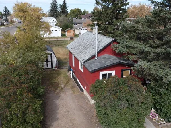 320 Railway Ave S, Hanna, AB T0J 1P0