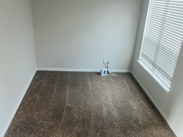 603 Hirsch Trl — Photo 4