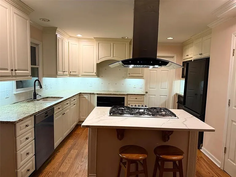 4010 Mansion Dr — Photo 10