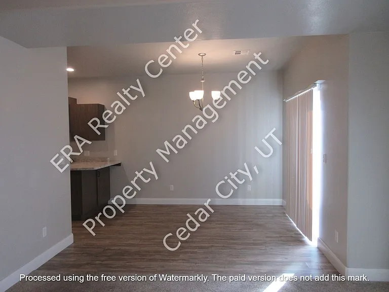 352 W 400 N #D2 — Photo 4