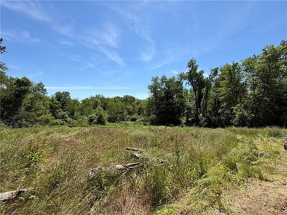 3rd image of 938 Candor Rd