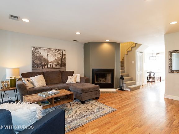 2nd image of 1627 W Belle Plaine Ave #10
