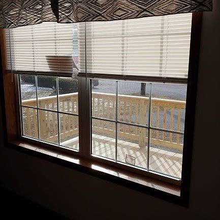 3rd image of 2 Troutbrook Ln
