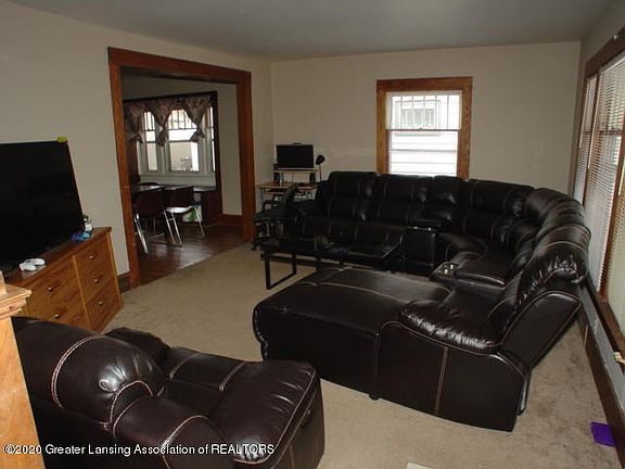 2nd image of 206 Clifford St