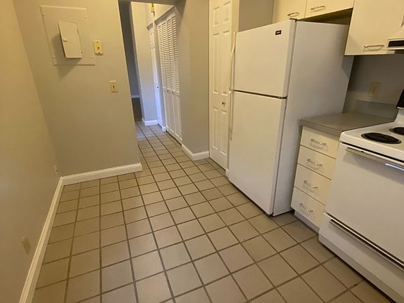 3rd image of 913 Geyer Ave