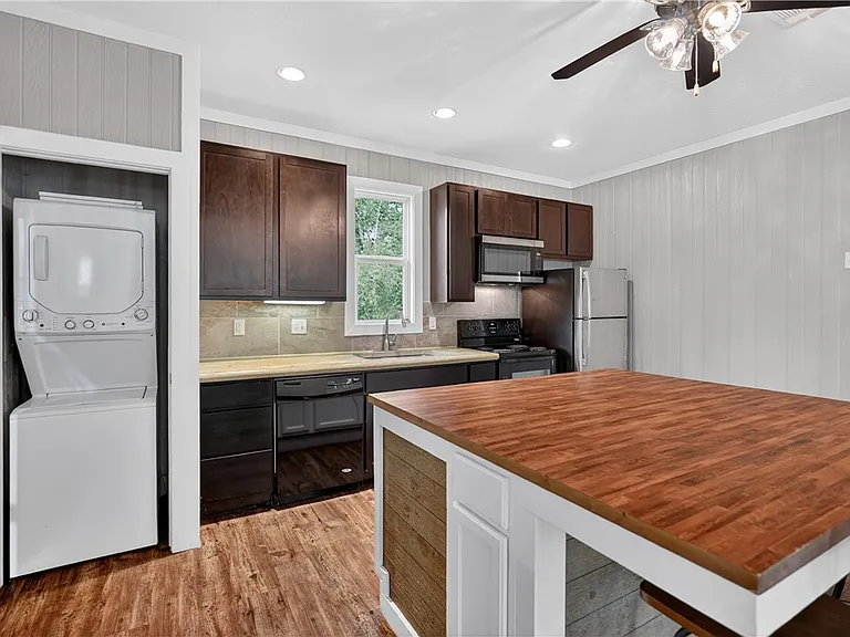 5428 Raymond Stotzer Pkwy — Photo 32