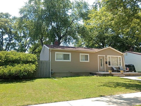 3rd image of 14352 Sherman Ave