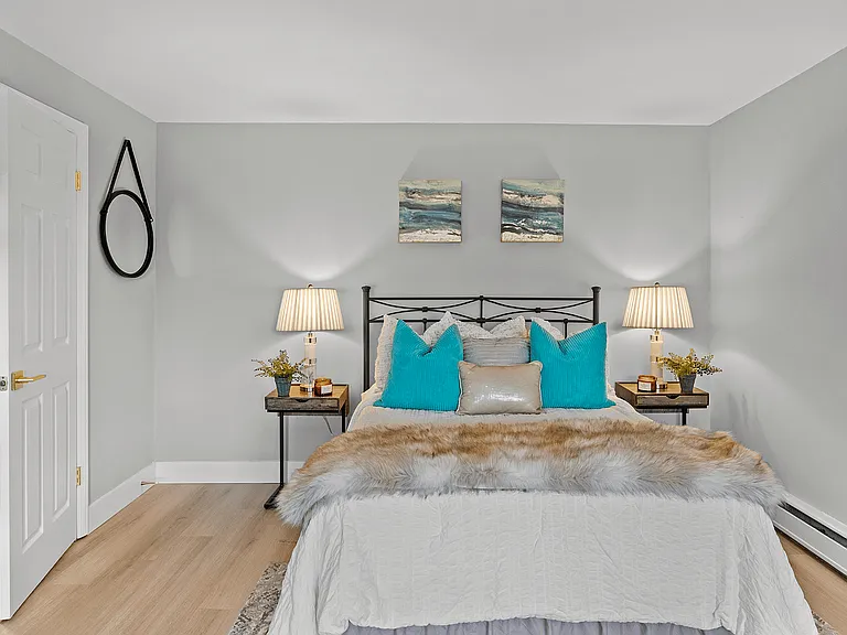 2837 Minto - 11
